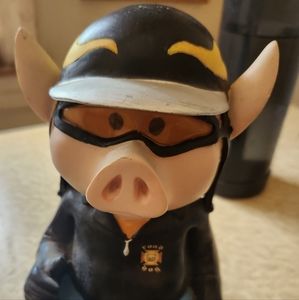 Hog statue